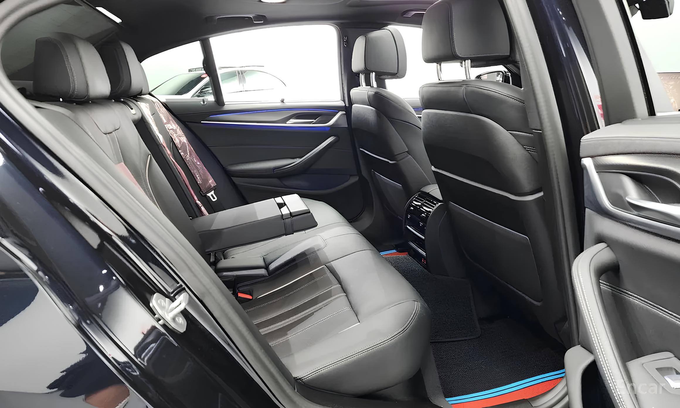 🚘BMW 5-Series 520i M Sport
2022 год • 29 351 км • Бензин 2.0 л • 184 л.с | Сетка — социальная сеть от hh.ru