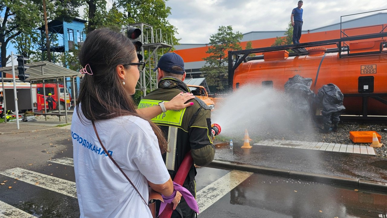 В минувшие выходные 👷‍♂молодые специалисты Мосводоканала приняли участие в 🔥«Огневой полосе» на тренировочном полигоне Департамента ГОЧСиПБ | Сетка — социальная сеть от hh.ru