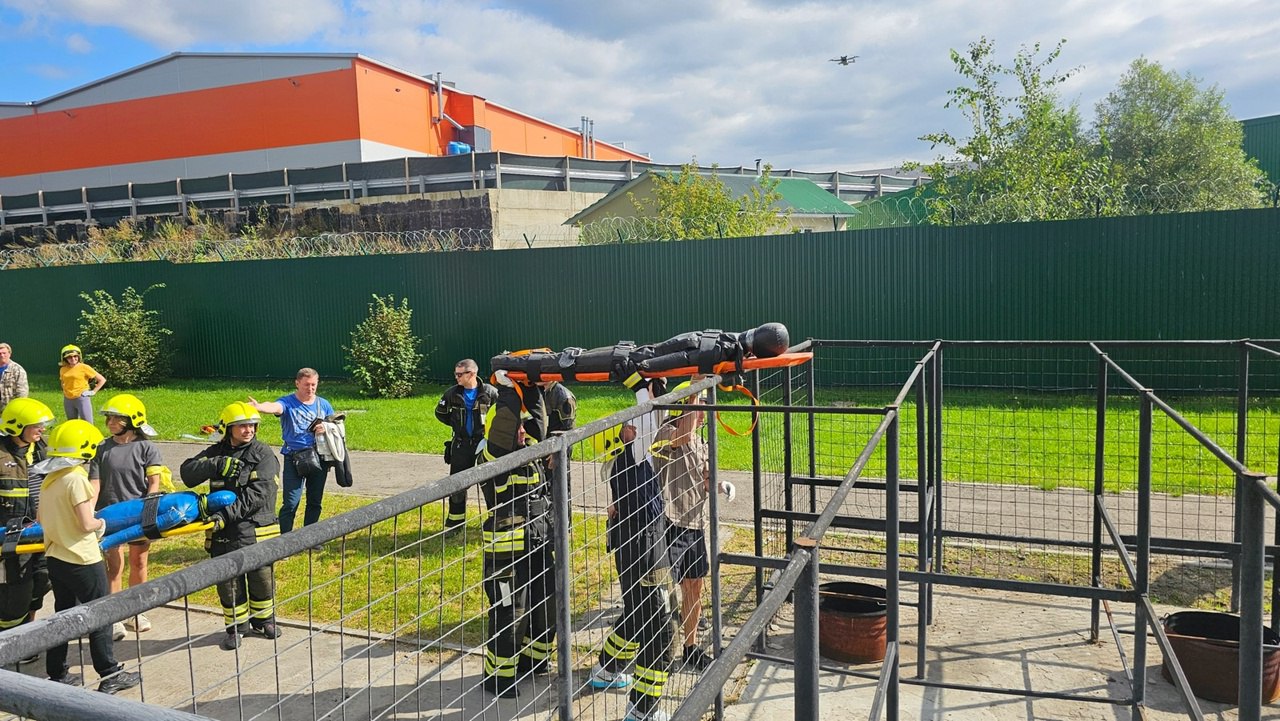В минувшие выходные 👷‍♂молодые специалисты Мосводоканала приняли участие в 🔥«Огневой полосе» на тренировочном полигоне Департамента ГОЧСиПБ | Сетка — социальная сеть от hh.ru