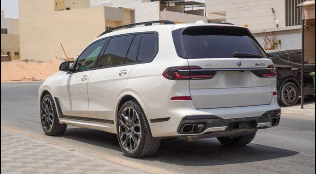 ❤️ Король премиум полноразмерных кроссоверов — BMW X7
Пробег —  10 км
Год выпуска — 2024
Двигатель — бензин 4.4 л, 530 л | Сетка — социальная сеть от hh.ru