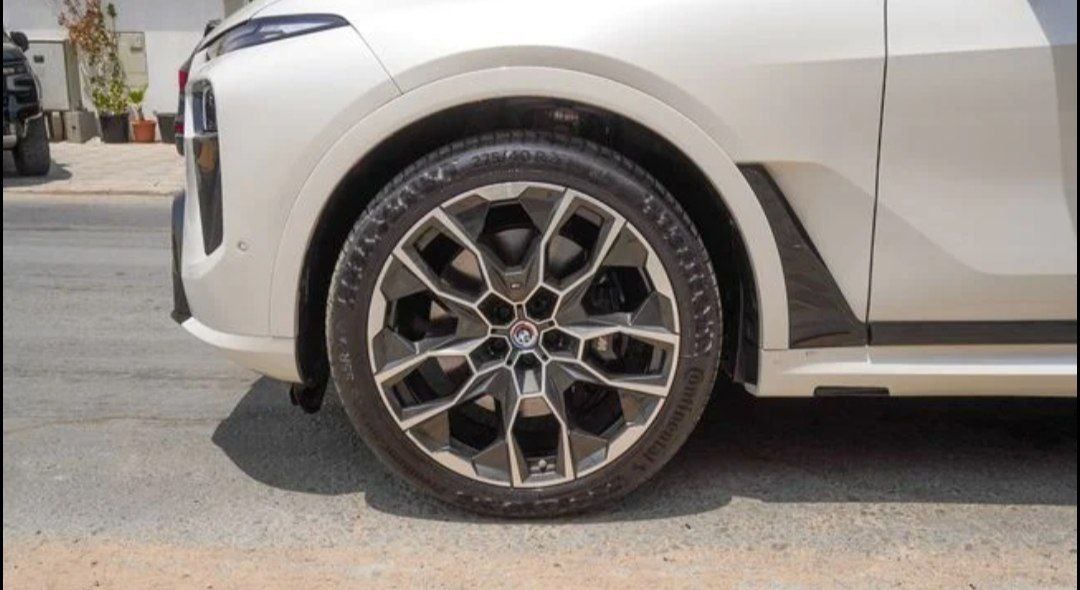 ❤️ Король премиум полноразмерных кроссоверов — BMW X7
Пробег —  10 км
Год выпуска — 2024
Двигатель — бензин 4.4 л, 530 л | Сетка — социальная сеть от hh.ru