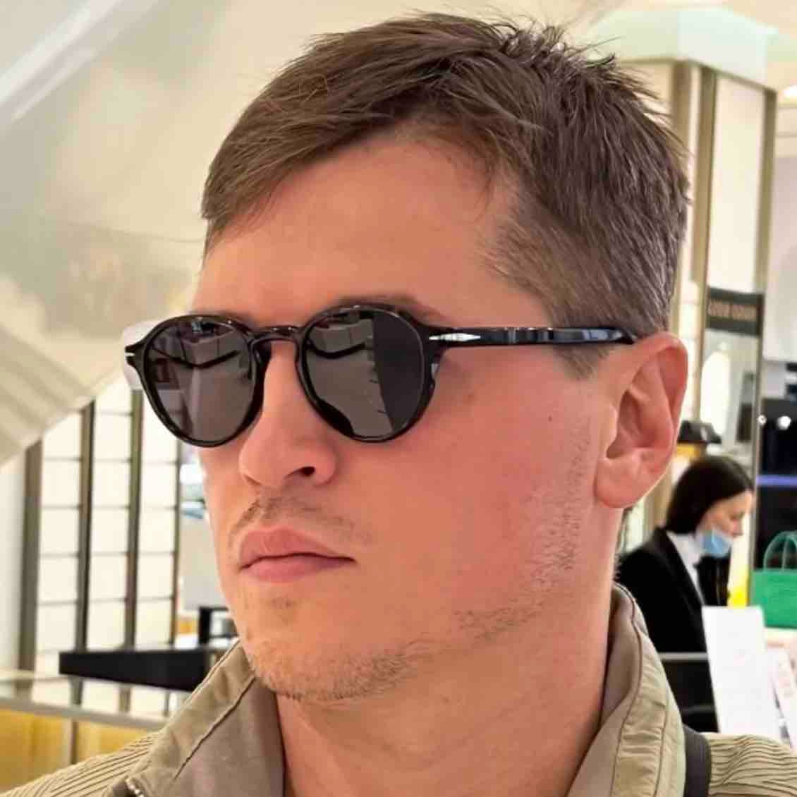 Евгений Есьманович