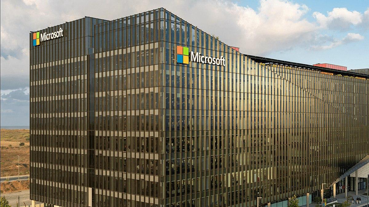 🪟 Microsoft вслед за Google, Uber, Samsung и другими крупными ИТ-компаниями введёт обновлённые требования по поводу удалённой работы | Сетка — социальная сеть от hh.ru
