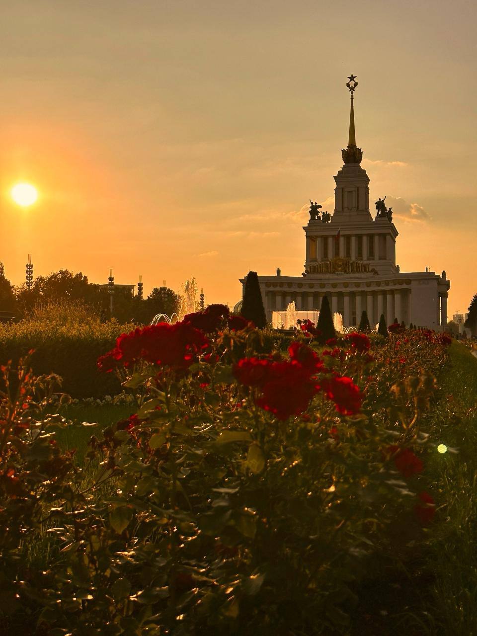 🌆Прекрасный закат на ВДНХ
А вы фотографируете закаты?
😍 — Да
😁 — Нет
📲Подпишитесь на Вдвижении
#бесплатно
В этом посте были ссылки, но мы их удалили по правилам Сетки | Сетка — социальная сеть от hh.ru