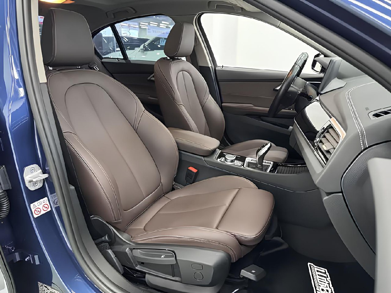 🚘BMW 120i M Sports
Говорят: «Маленькая, да удаленькая» — это про эту BMW.
Не машина, а шило на колёсах🏎
✅ 2021 год, Май
✅ 51 044 км
✅ Бензин 1.5 л, 140 л.с | Сетка — социальная сеть от hh.ru