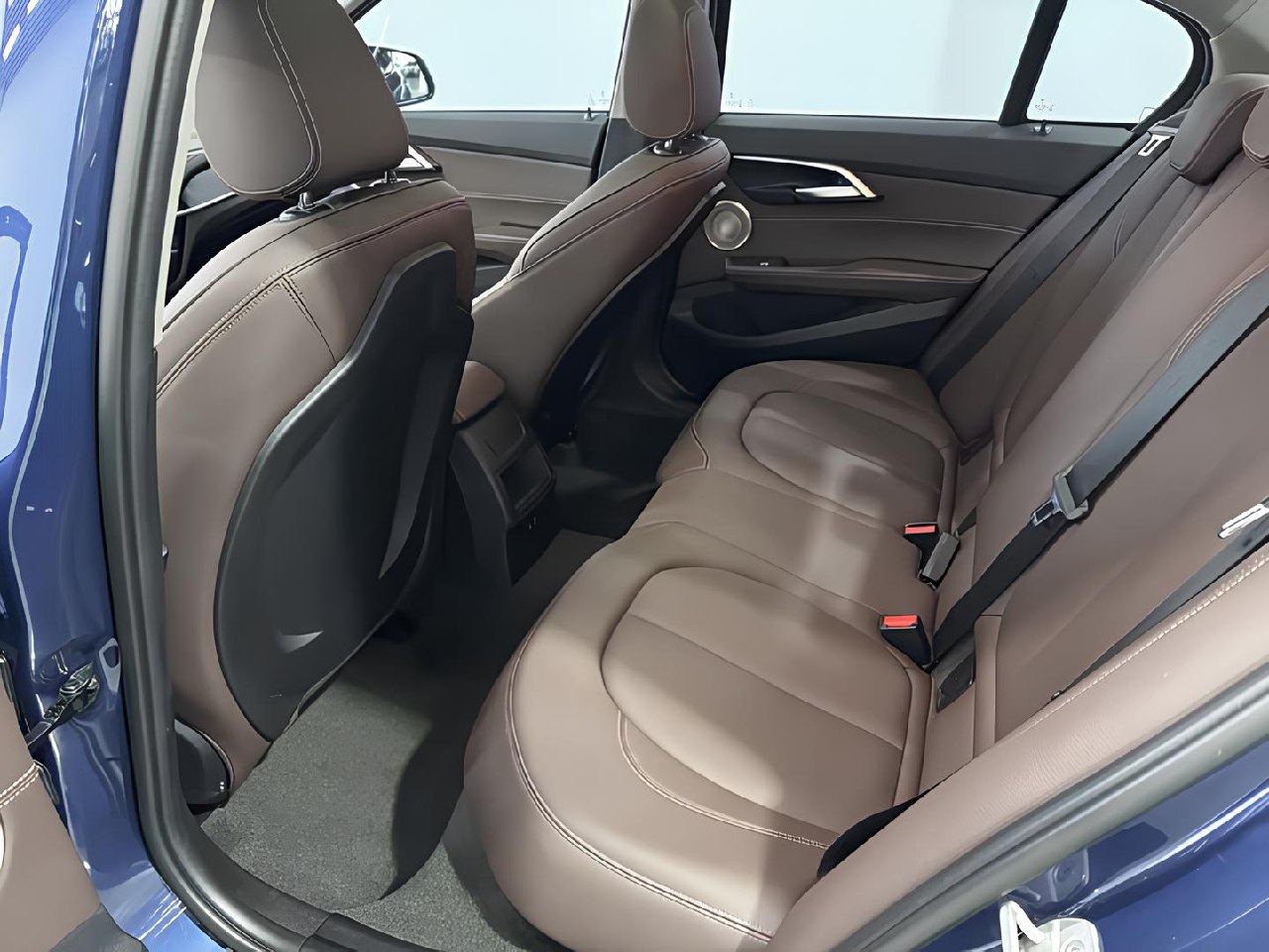 🚘BMW 120i M Sports
Говорят: «Маленькая, да удаленькая» — это про эту BMW.
Не машина, а шило на колёсах🏎
✅ 2021 год, Май
✅ 51 044 км
✅ Бензин 1.5 л, 140 л.с | Сетка — социальная сеть от hh.ru