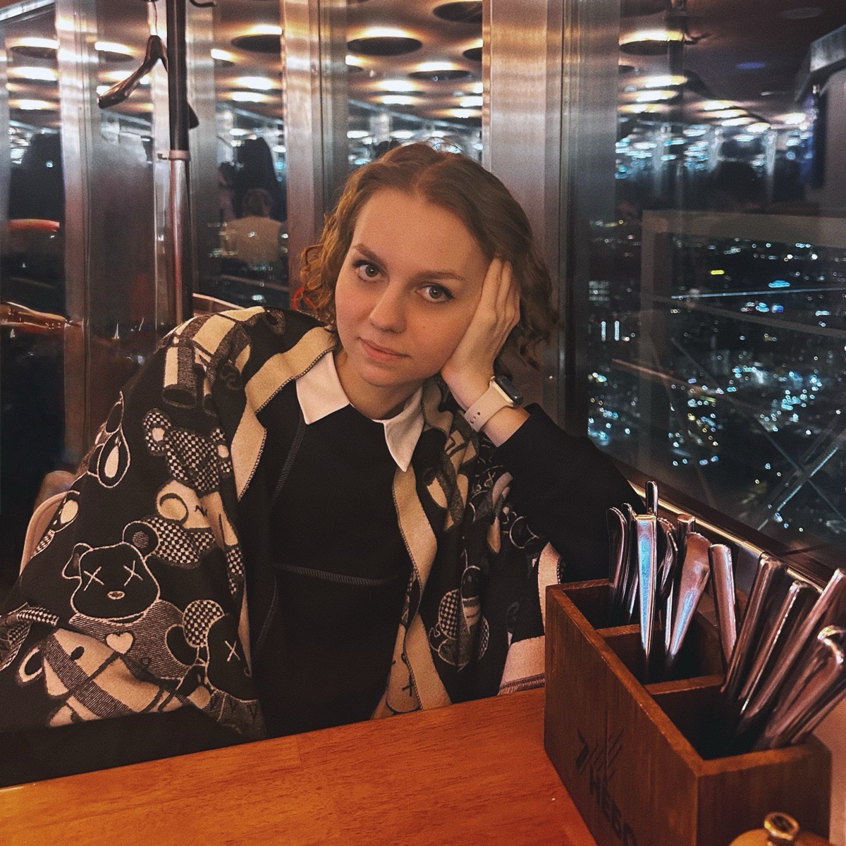 Полина Попова