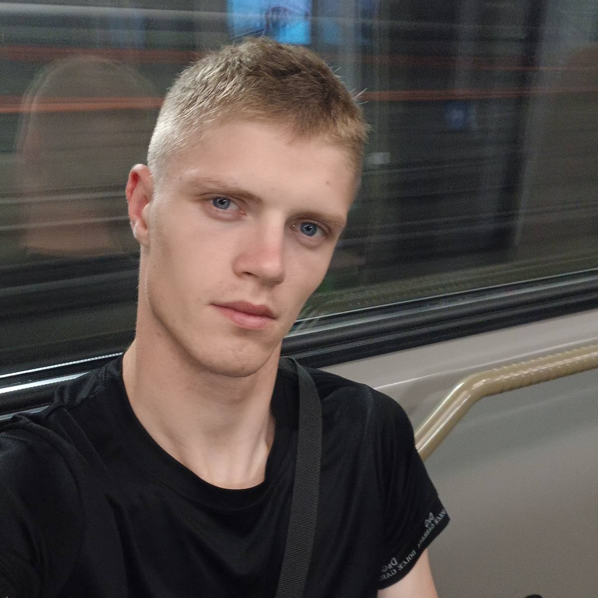 Владимир Комаров