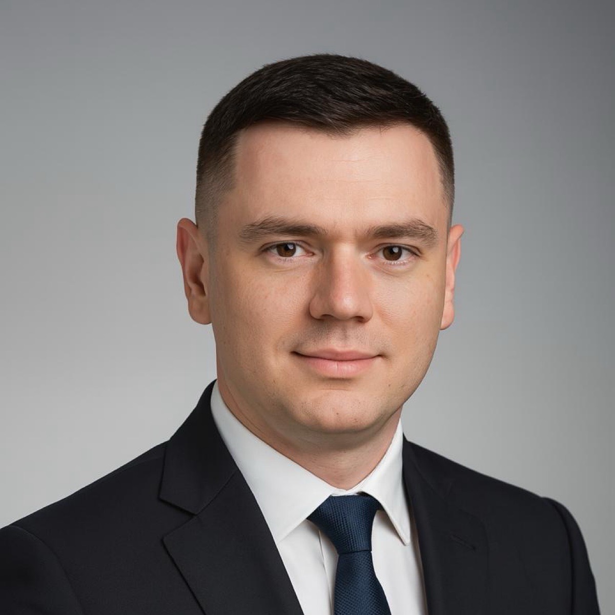 Евгений Серов