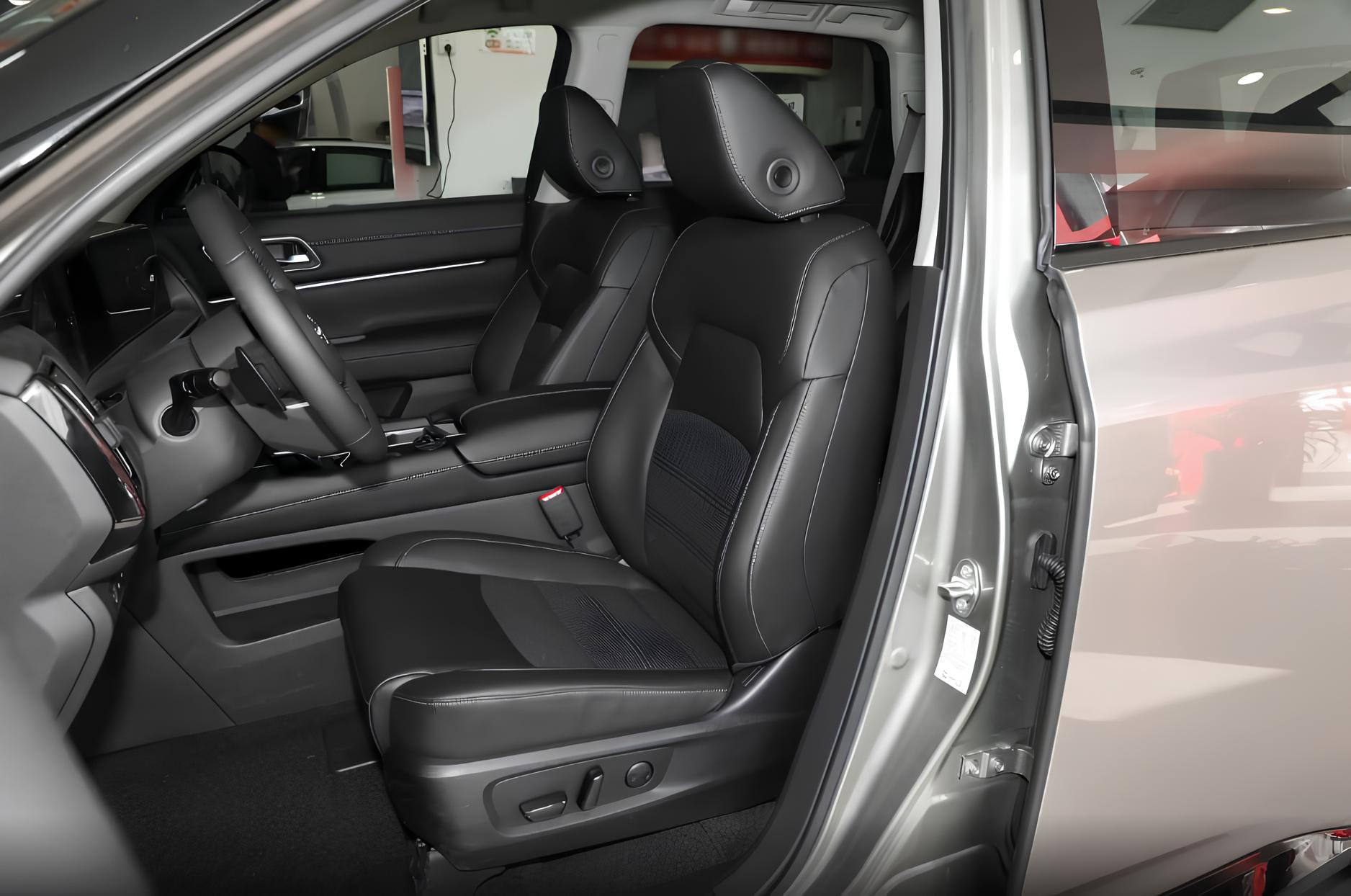 🚘Nissan Pathfinder
Новый, 7 мест
Когда хочется, чтобы влезли все: семья, друзья, друзья друзей и ещё пару пакетов из Ленты
✅ 2.0 л, 252 л.с. — едешь уверенно, даже если сзади сидит тёща и «советует» | Сетка — социальная сеть от hh.ru