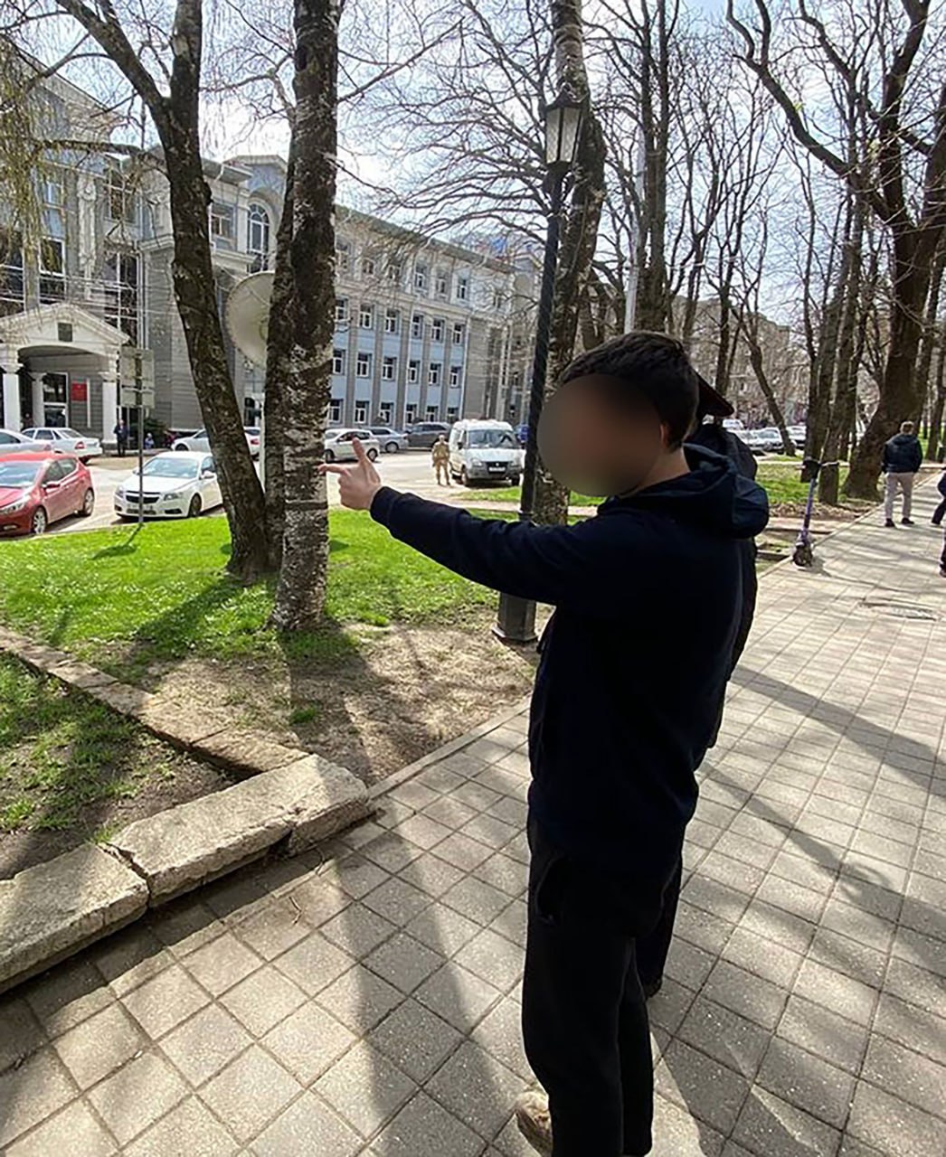 Жителя Ставрополя подозревают в госизмене
Краевое управление ФСБ сообщает, что в 2023 году молодой человек вступил в запрещённую террористическую организацию | Сетка — социальная сеть от hh.ru