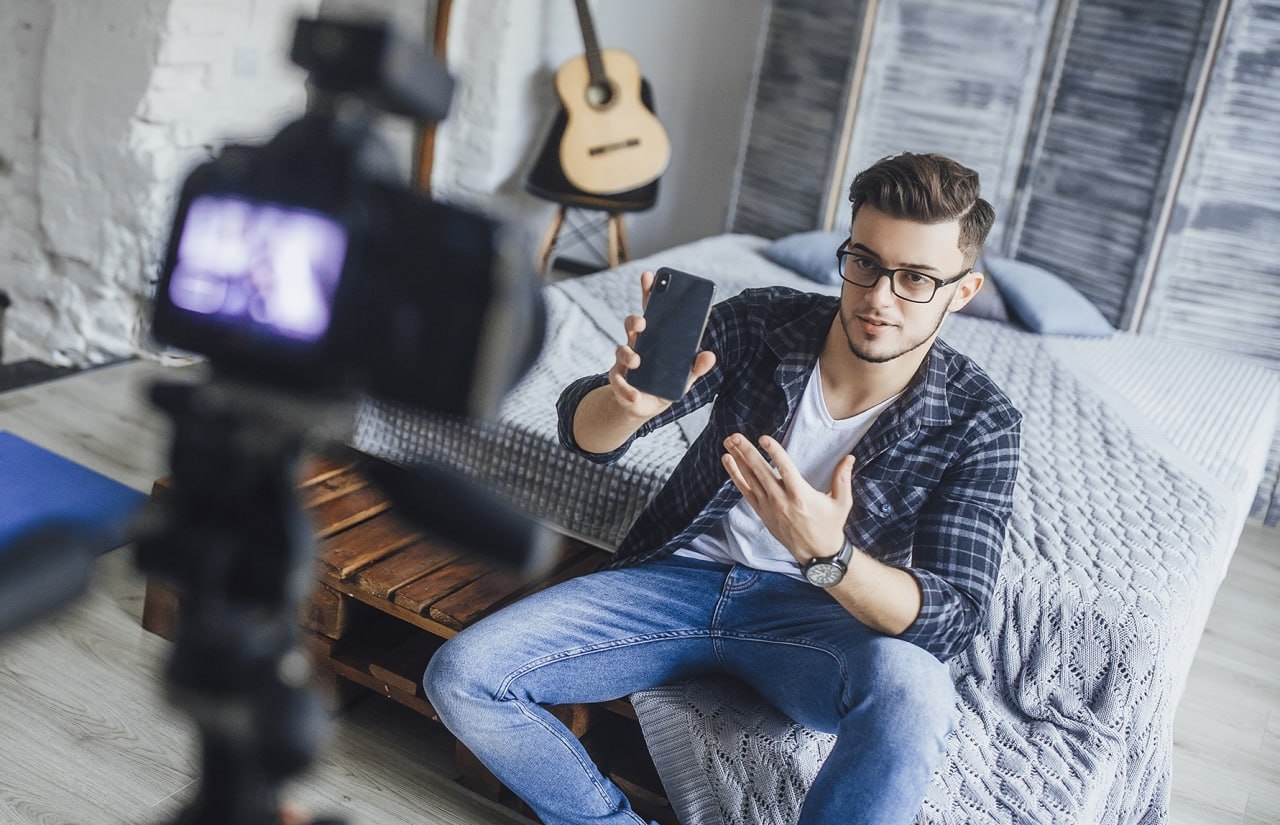 ⏺ Количество подписчиков — не ключевой критерий при выборе блогера для рекламы бизнеса
Согласно последним данным аналитиков Яндекса, сейчас компании из разных отраслей стали выстраивать работу с блоге... | Сетка — социальная сеть от hh.ru