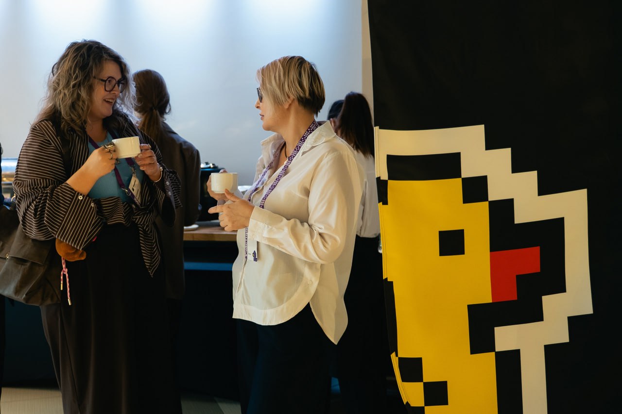 Впечатления о BiasConf
На прошлой неделе ходила на конференцию BiasConf, и в какой-то мере она продолжалась для меня всю неделю, потому что пересматривала и досматривала записи докладов | Сетка — социальная сеть от hh.ru
