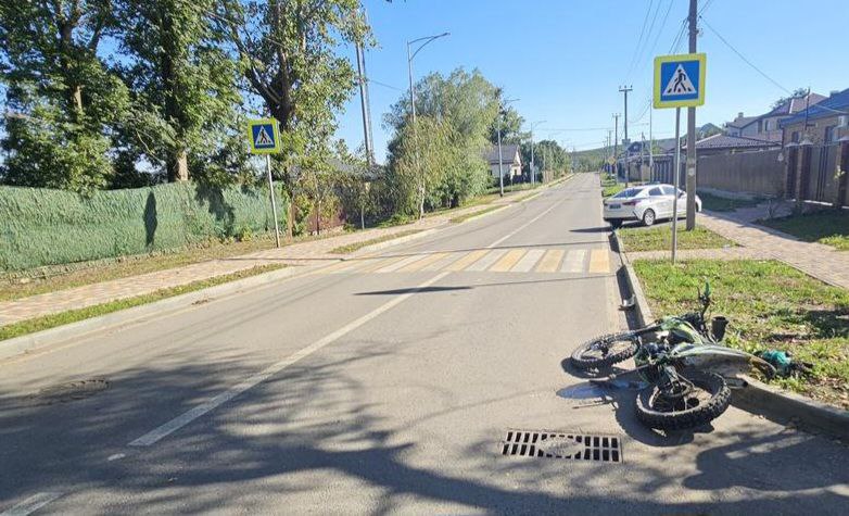В Ставрополе ищут водителя, сбившего подростка на питбайке
Авария произошла днём 11 сентября на улице Владислава Духина | Сетка — социальная сеть от hh.ru