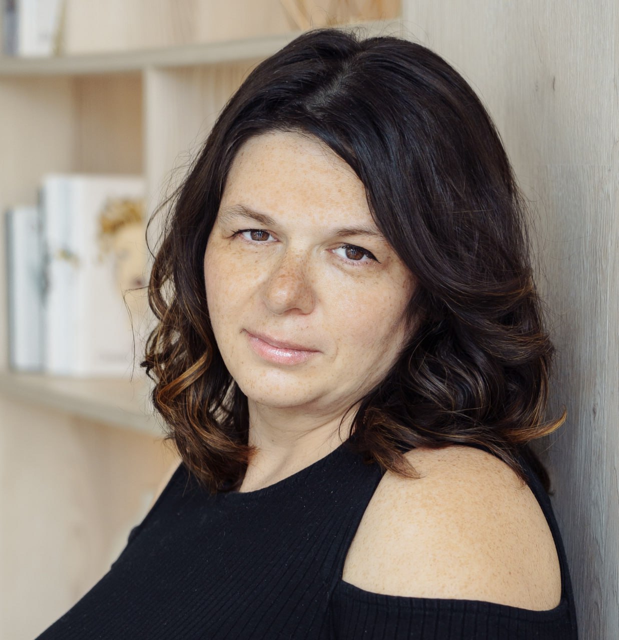 Напомню, меня зовут Ирена Иванова, я амбассадор вашего развития, лидер проектов "Умная команда" и "Идеальное резюме", хантер, профессиональный HRD, эксперт высокого класса в области рерайтинга резюме | Сетка — социальная сеть от hh.ru