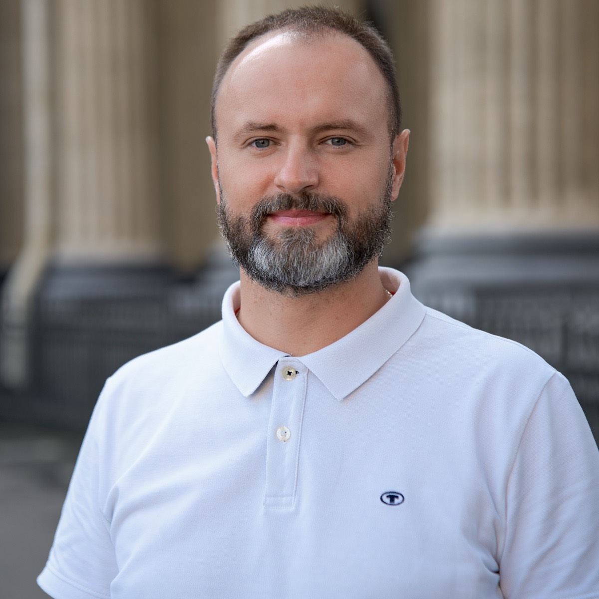 Артем Олейник