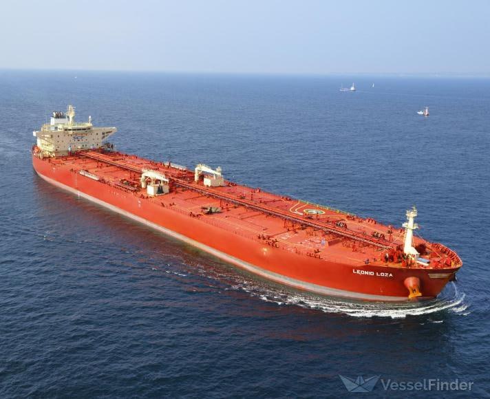 🚢 Танкер с нефтью застрял на Севморпути
Нефтяной танкер LYNX (ранее LEO), перевозящий до 156 тыс. тонн нефти из Мурманска в Китай, уже пятый день продвигается по льдам в Восточно-Сибирском море | Сетка — социальная сеть от hh.ru