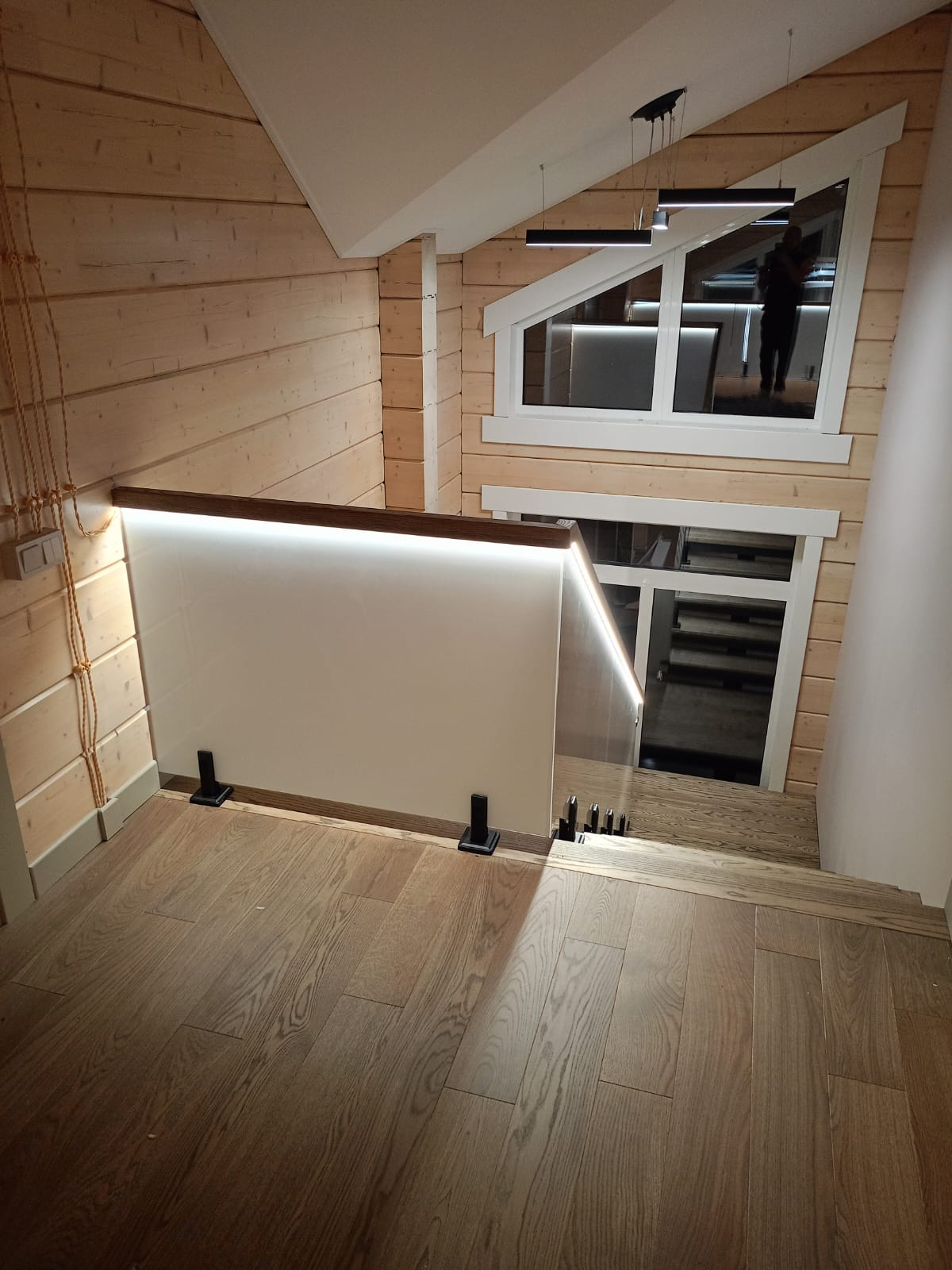✨ Завершили лестницу в доме из бруса! | Сетка — социальная сеть от hh.ru