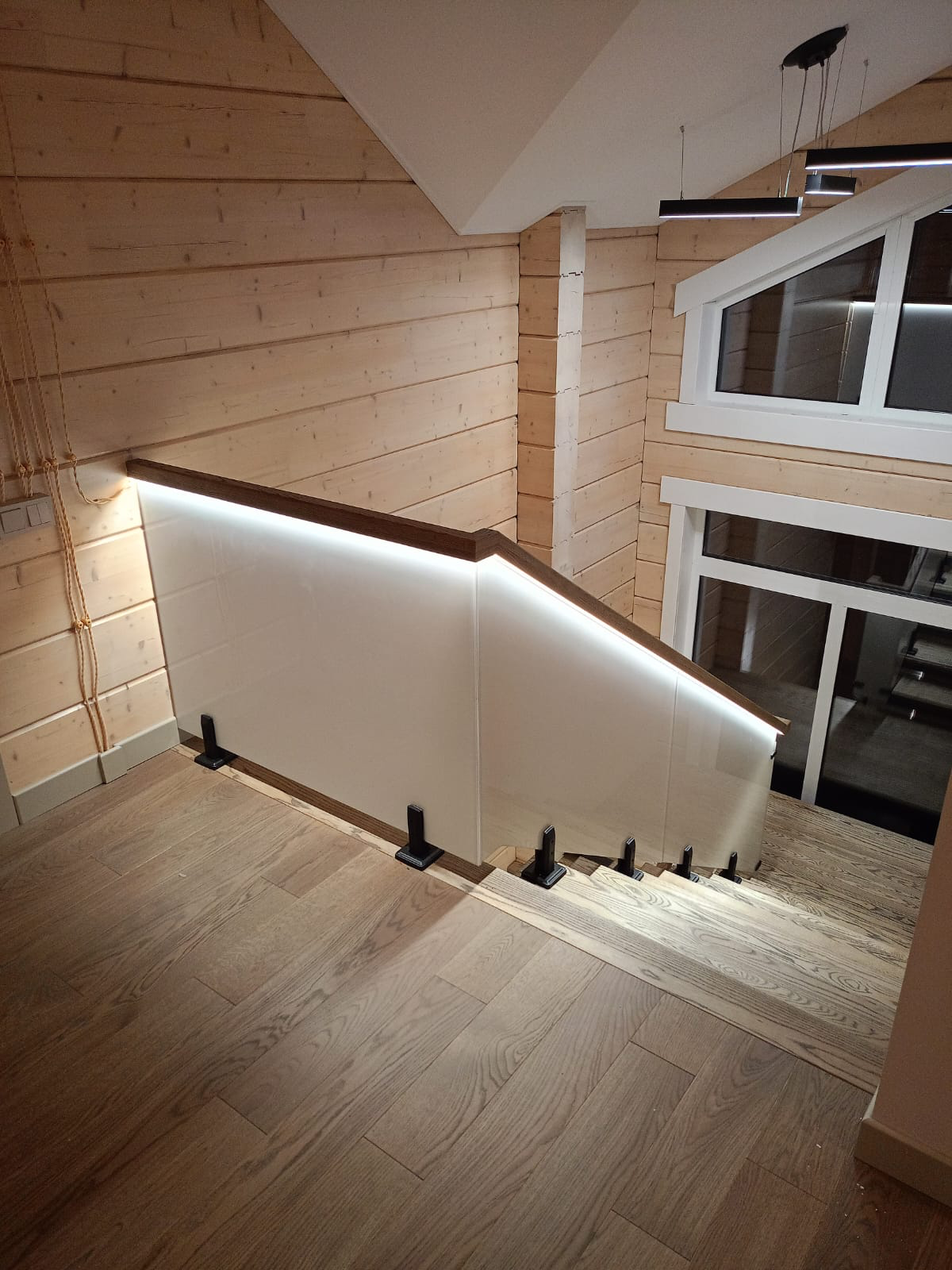 ✨ Завершили лестницу в доме из бруса! | Сетка — социальная сеть от hh.ru