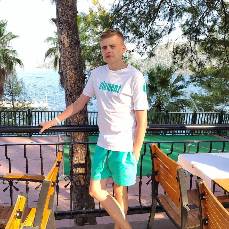 Владислав Антонов