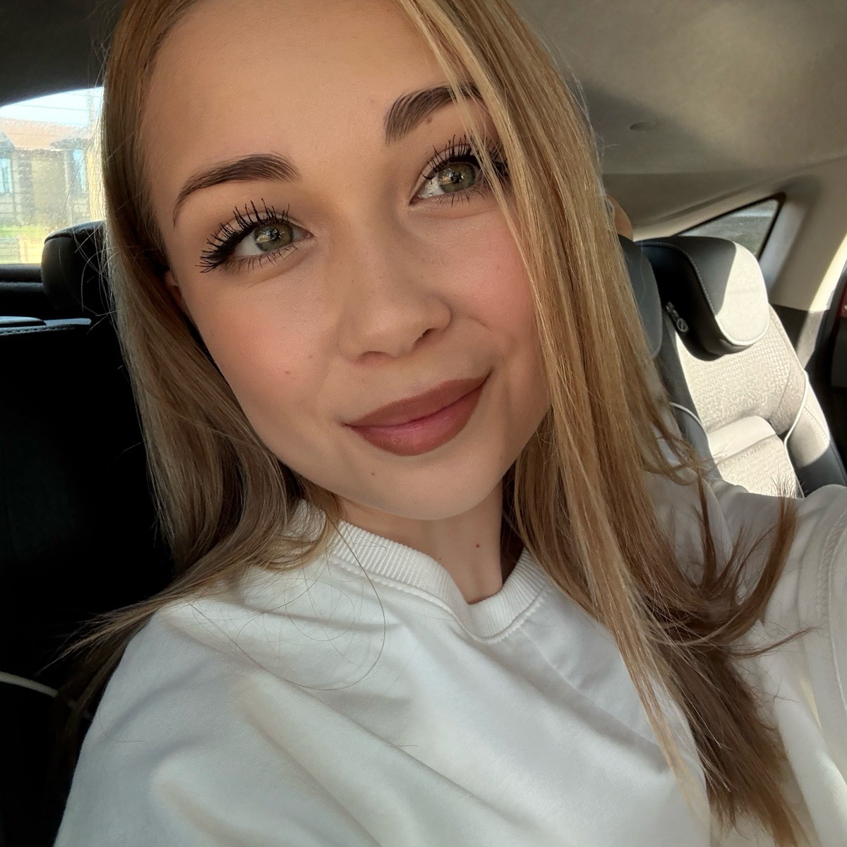 Анна Сурова