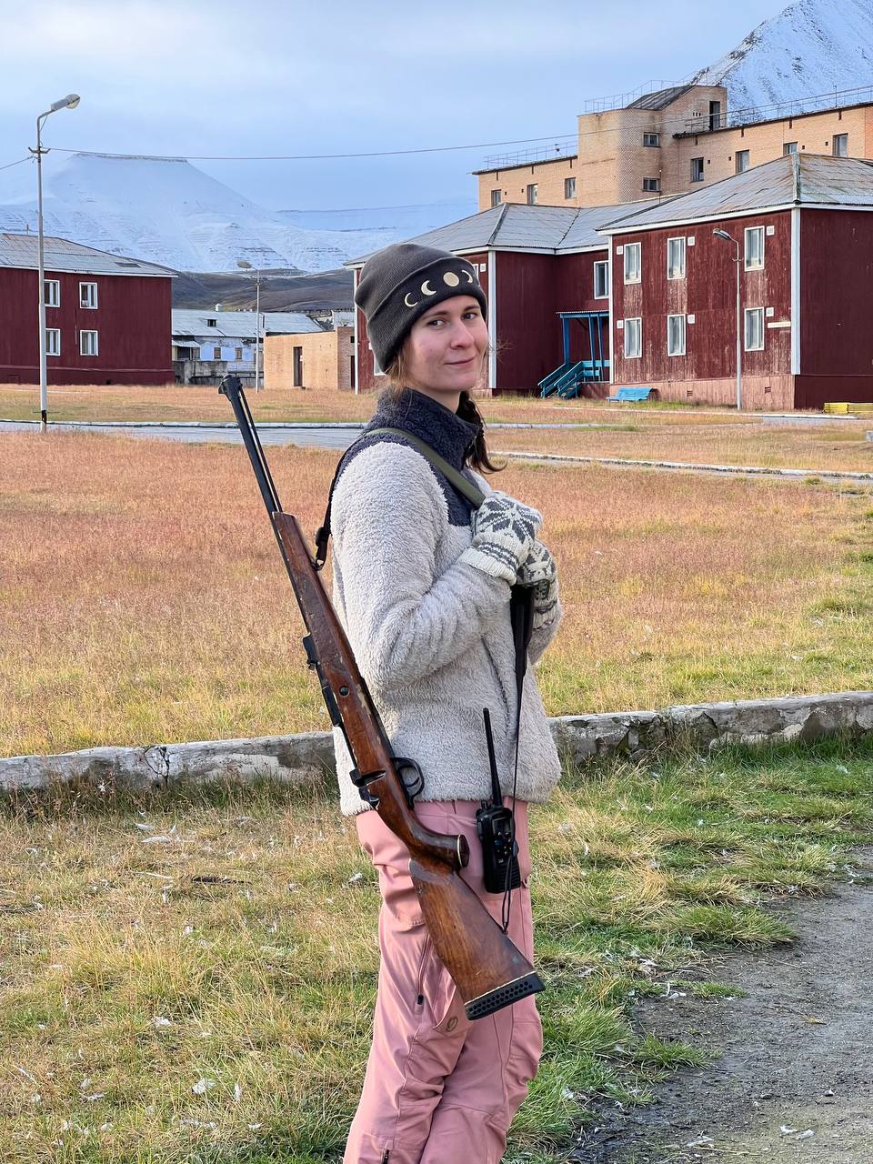 Это Урсула, она полячка, но очень любит Россию и даже выучила русский язык. Живет в Пирамиде и водит экскурсии | Сетка — социальная сеть от hh.ru