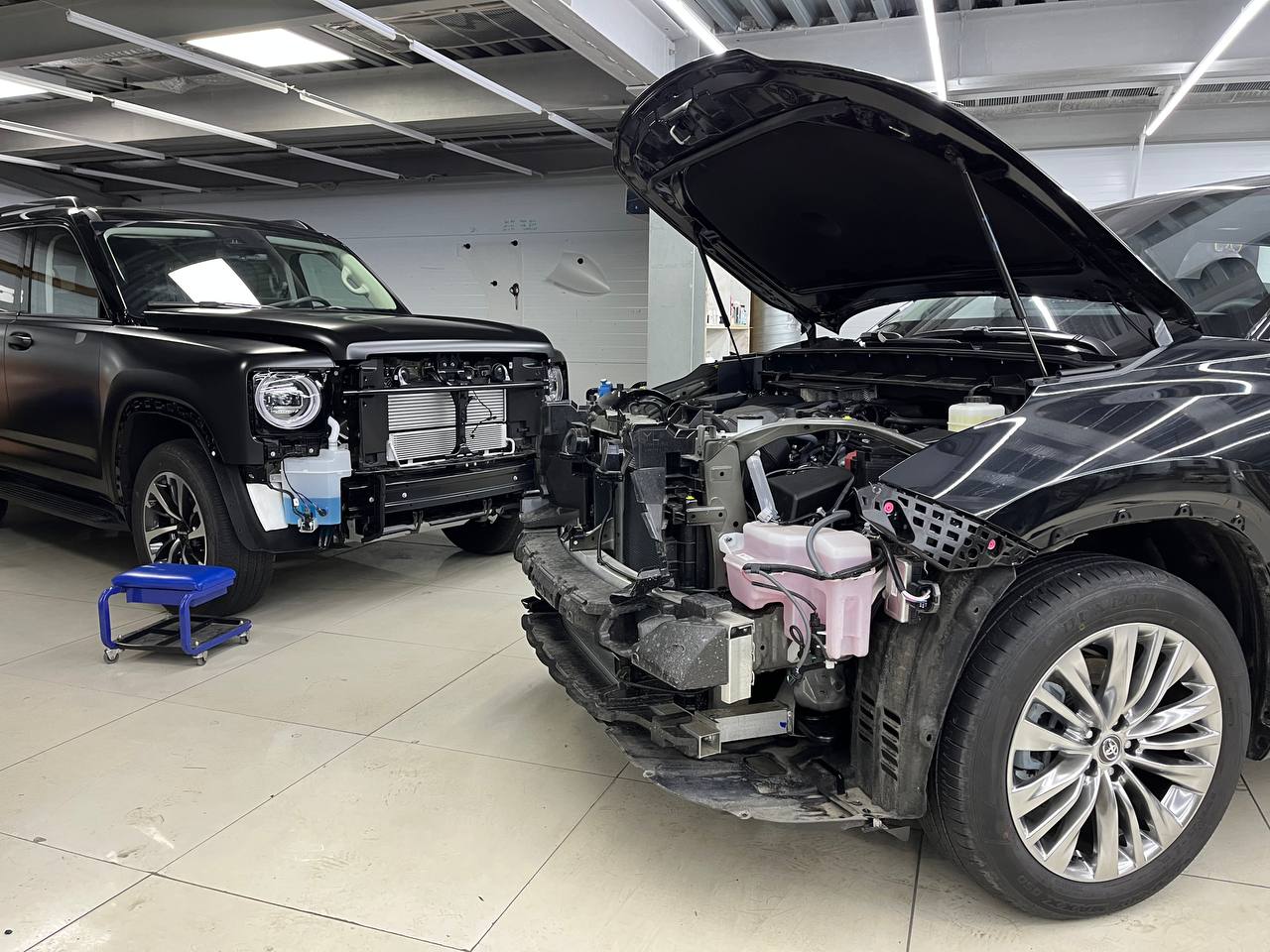 Почему плёнка лучшее решение для защиты
Плёнка работает как броня:
• сохраняет блеск и цвет ЛКП;
• защищает от сколов, царапин и реагентов;
• продлевает жизнь кузова и повышает стоимость автомобиля пр... | Сетка — социальная сеть от hh.ru