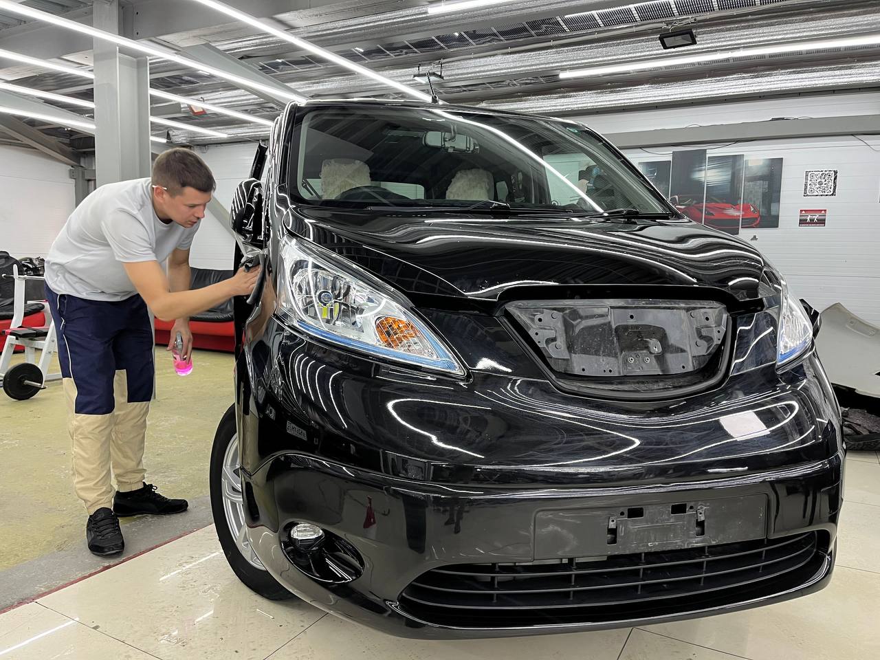 Почему плёнка лучшее решение для защиты
Плёнка работает как броня:
• сохраняет блеск и цвет ЛКП;
• защищает от сколов, царапин и реагентов;
• продлевает жизнь кузова и повышает стоимость автомобиля пр... | Сетка — социальная сеть от hh.ru