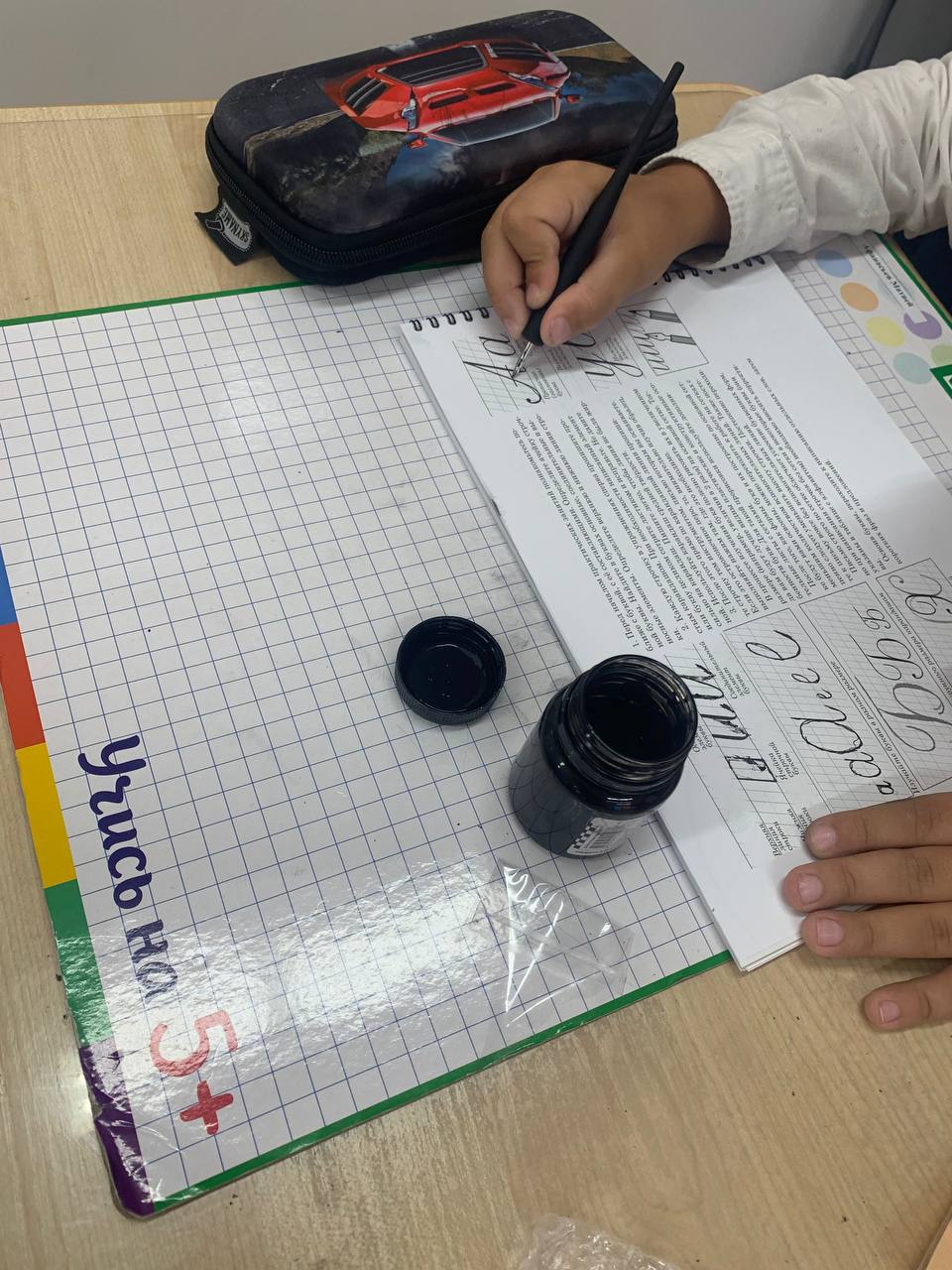 #говорятдети
Маша, 10 лет.
Писать перьями- это так залипательно. | Сетка — социальная сеть от hh.ru