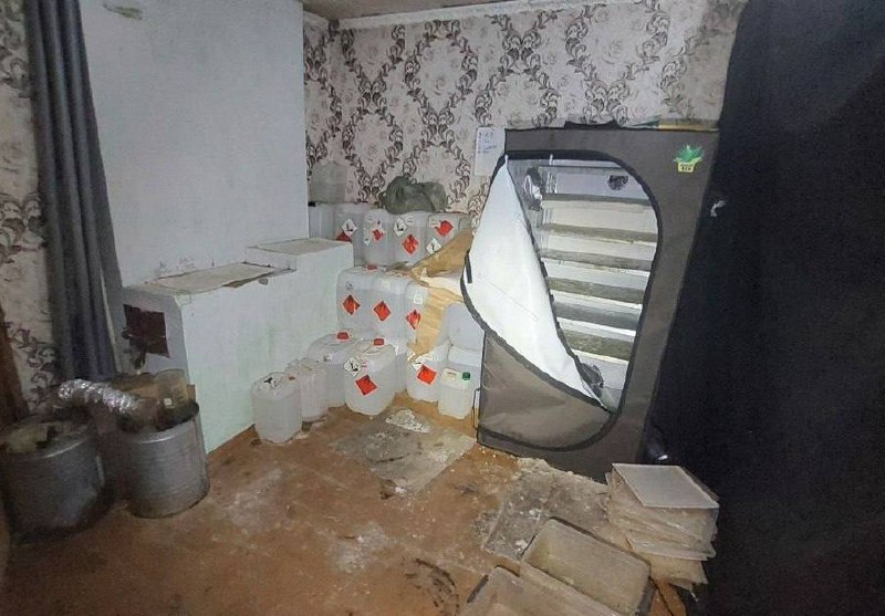 ⚡️Крупную нарколабораторию накрыли в Ставропольском крае
Подельники изготавливали «синтетику» в лабораторию, которую развернули в частном доме в селе Найденовка | Сетка — социальная сеть от hh.ru