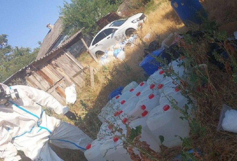 ⚡️Крупную нарколабораторию накрыли в Ставропольском крае
Подельники изготавливали «синтетику» в лабораторию, которую развернули в частном доме в селе Найденовка | Сетка — социальная сеть от hh.ru