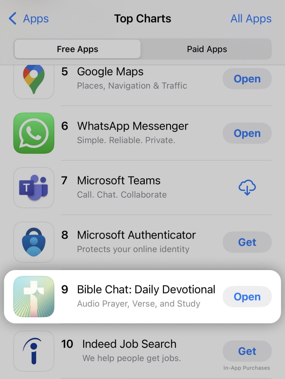 В топ американского App Store ворвался Bible Chat. Это религиозный чат-бот, в котором можно задавать вопросы о Библии, вере и христианстве. В приложении даже есть, внимание, молитвенный виджет | Сетка — социальная сеть от hh.ru