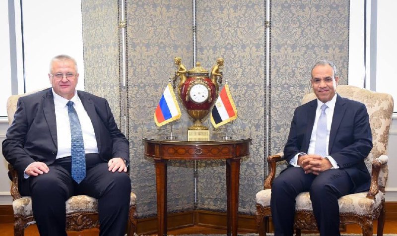 🇷🇺🇪🇬 Вице-премьер РФ и глава МИД Египта обсудили расширение сотрудничества между странами
Министр иностранных дел Египта Бадр Абдельати 16 сентября провел встречу с вице-премьером России Алексеем Овер... | Сетка — социальная сеть от hh.ru