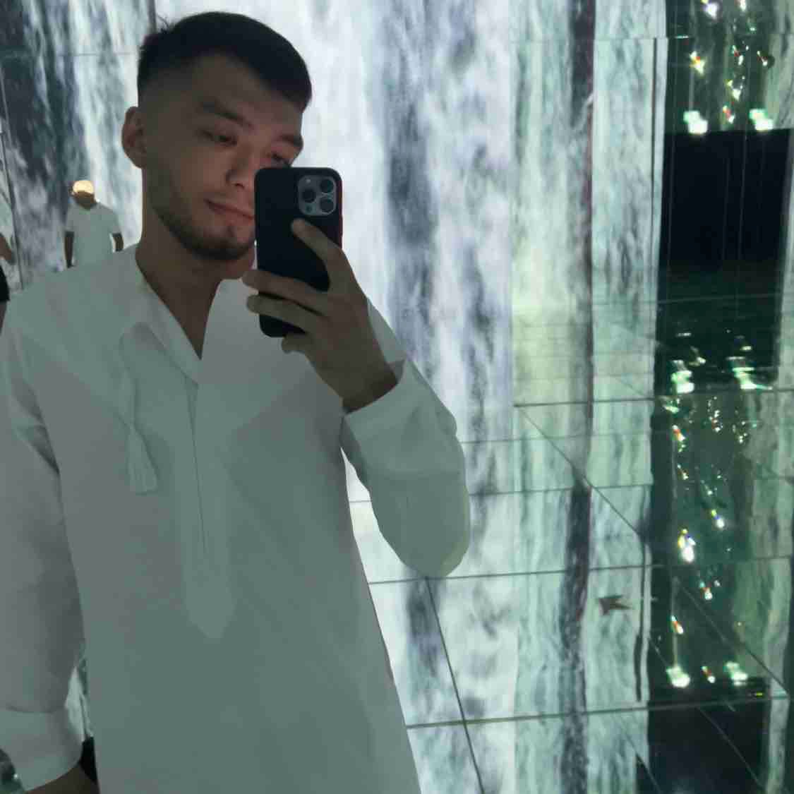 Oyatillo Xamidjonov