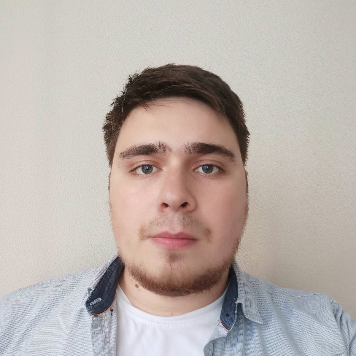 Артем Тихоненко