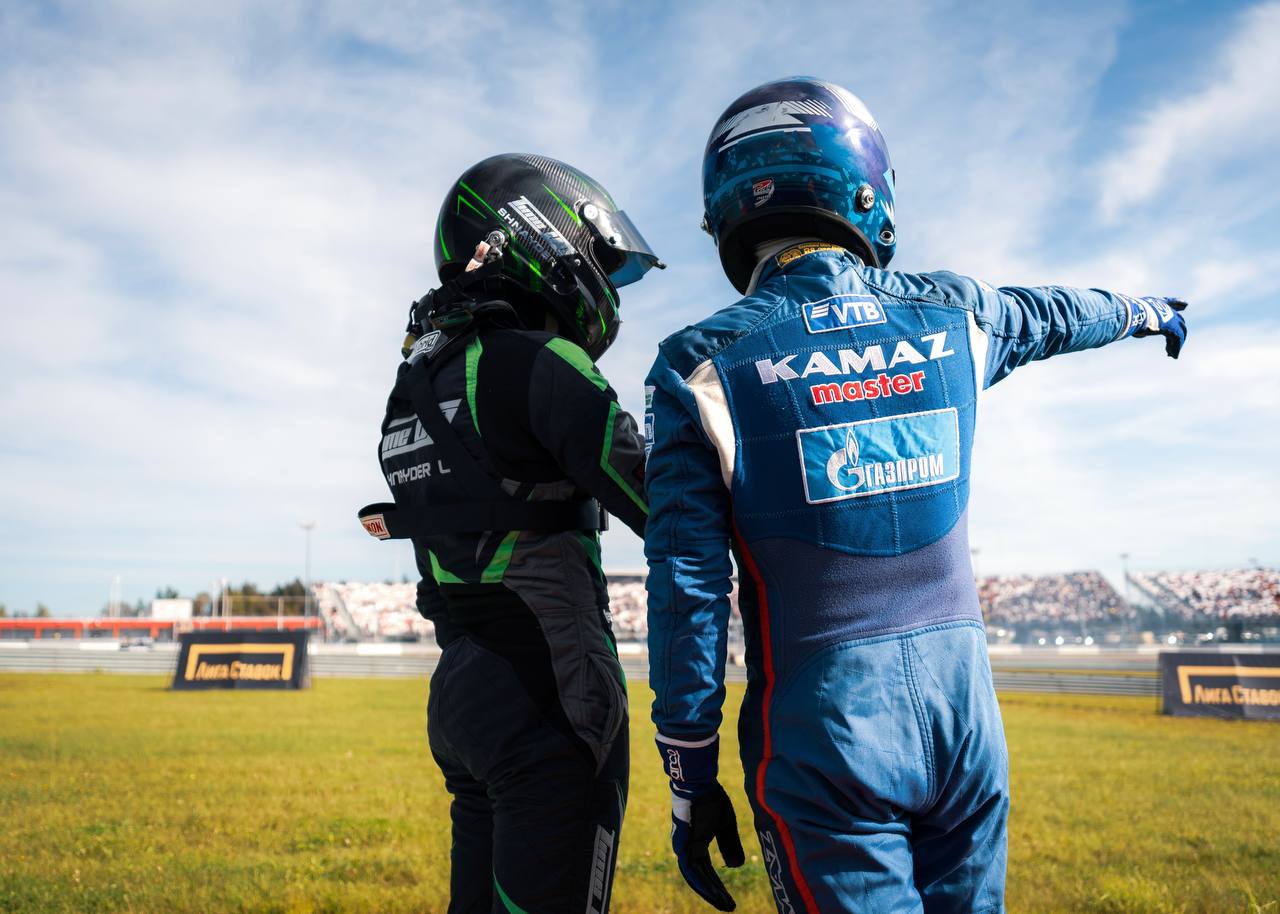 Лига Ставок привезла випов на Drift Expo 2025!
БК стала партнером фестиваля на автодроме Moscow Raceway | Сетка — социальная сеть от hh.ru