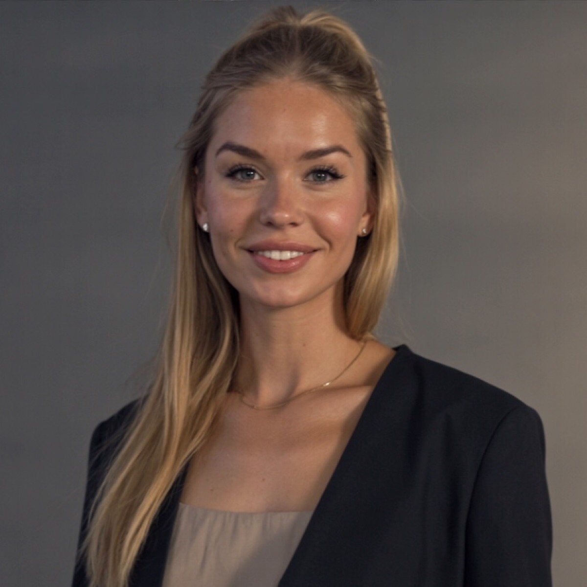 Елена Соколова | Сетка — социальная сеть от hh.ru