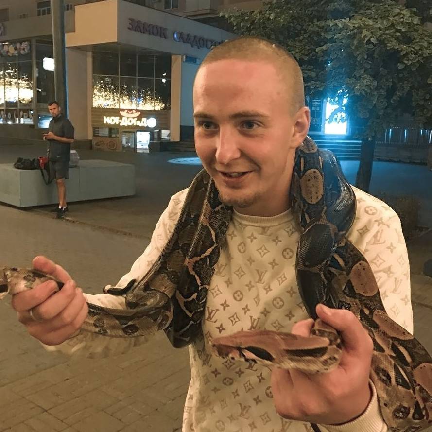 Александр Лапин