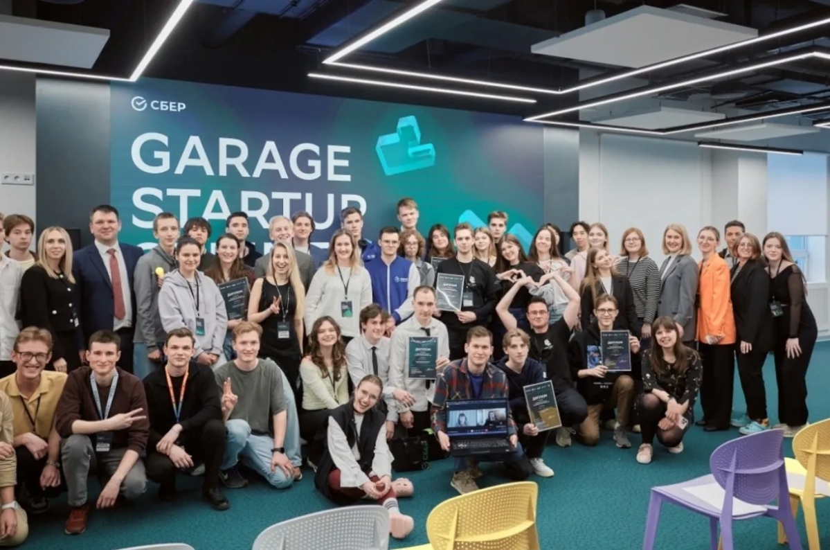 В марте 2025 года наш техлид Екатерина Боголепова выступила на хакатоне «GARAGE STARTUP SPRINT 2.0» от Школы 21, где рассказала о значимости голосового управления для цифровой доступности | Сетка — социальная сеть от hh.ru