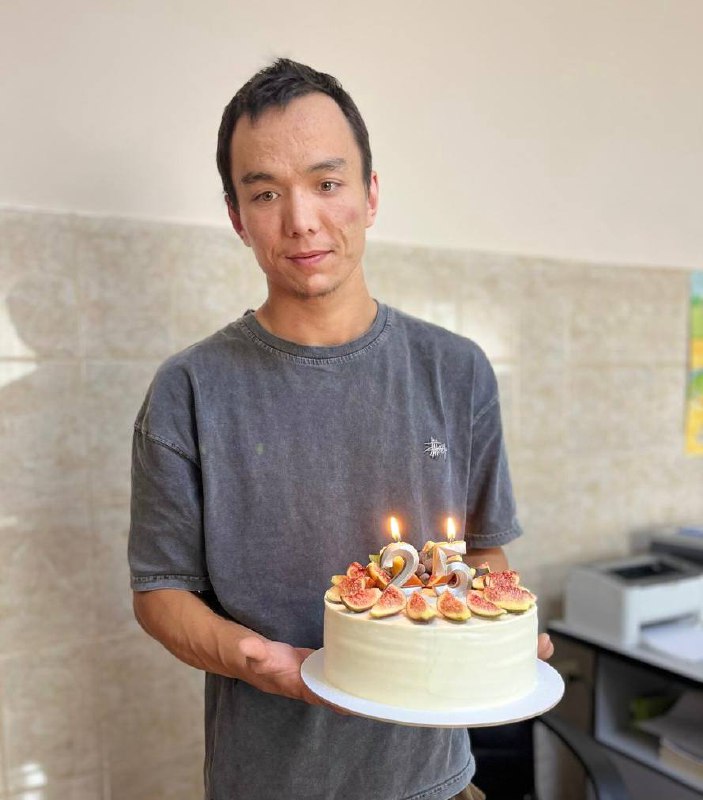 Поздравляем 🎉 Поздравляем 🎉 Поздравляем 🎉
Сегодня Иван Михайлович празднует свой 2️⃣5️⃣ день рождения 🥳
Желаем ему крепкого здоровья, радости в каждый день, мира и любви в сердце! Спасибо, Иван Михайл... | Сетка — социальная сеть от hh.ru