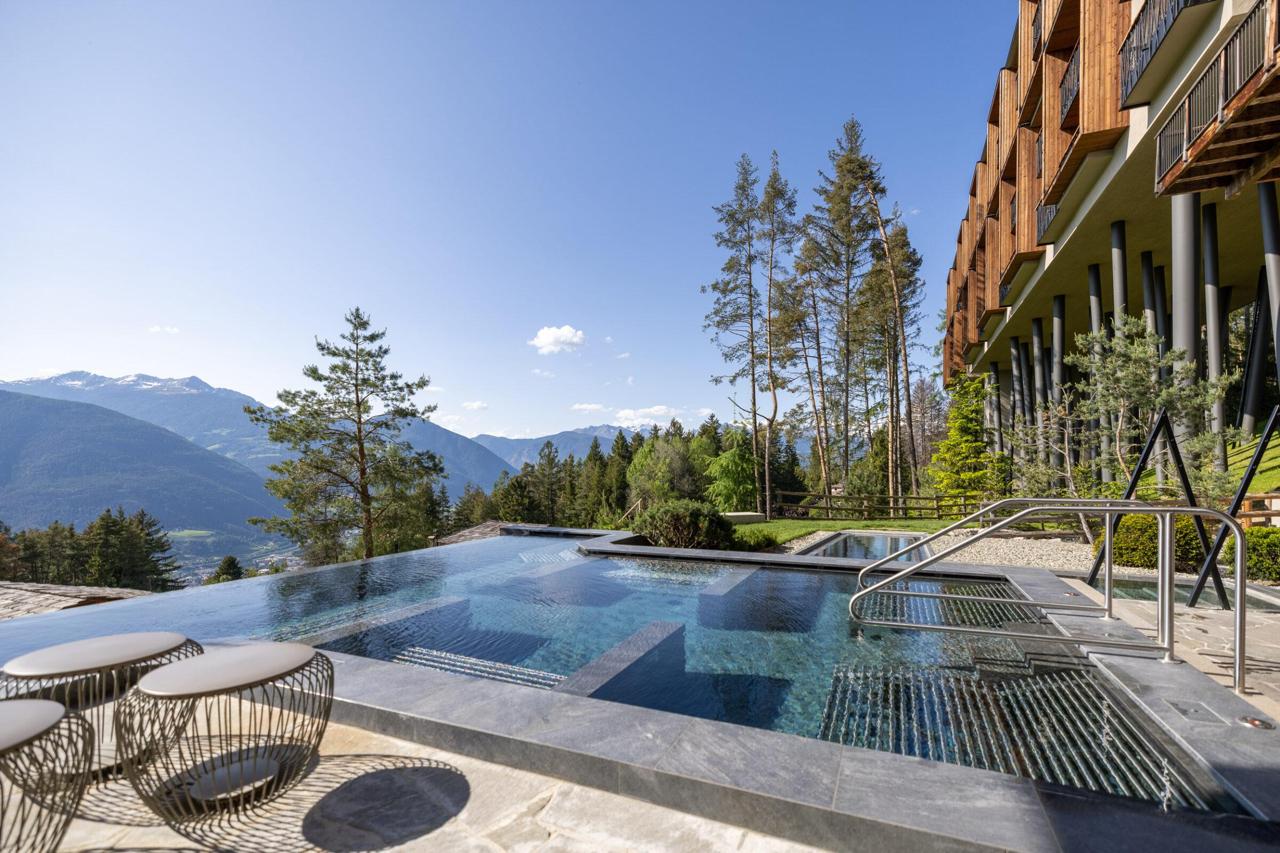 Вчера пока изучала опыт для проекта загородного отеля, нашла ЗОЖ версию дома на ножках 🏠 Или прообраз дома на ножках на стероидах | Сетка — социальная сеть от hh.ru