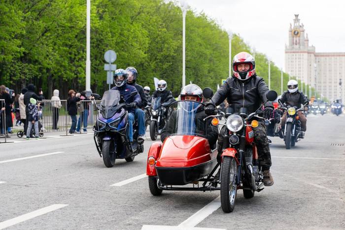 🏍️ Мотофестиваль в честь закрытия сезона пройдет в Москве
27 сентября
Подробную программу развлекательных мероприятий, а также трассу заезда мотоциклистов со стартом и финишем колонны опубликуют в бли... | Сетка — социальная сеть от hh.ru
