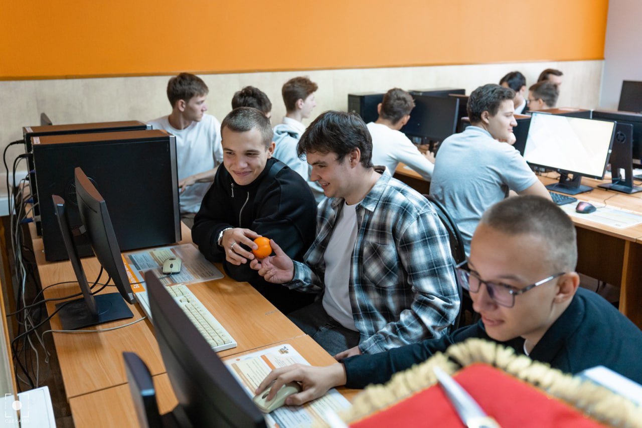 ⏺ «Базальт СПО» открыл IT‑лабораторию в СГТУ имени Гагарина Ю.А
В Институте прикладных информационных технологий и коммуникаций СГТУ имени Гагарина Ю | Сетка — социальная сеть от hh.ru