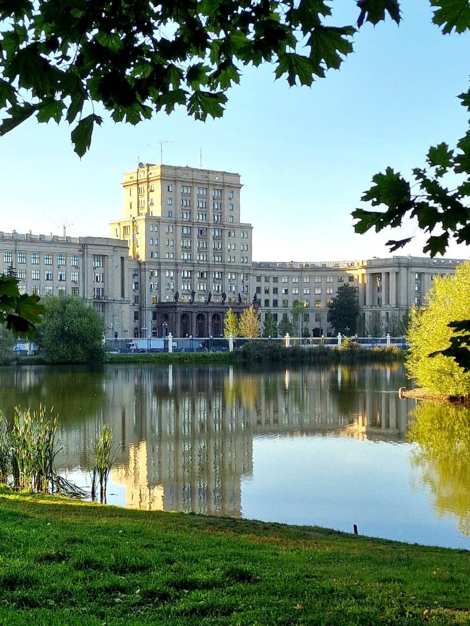 🍂Красивая осень в Лефортовском парке
📲Подпишитесь на Вдвижении
#бесплатно #активныйотдых
В этом посте были ссылки, но мы их удалили по правилам Сетки | Сетка — социальная сеть от hh.ru