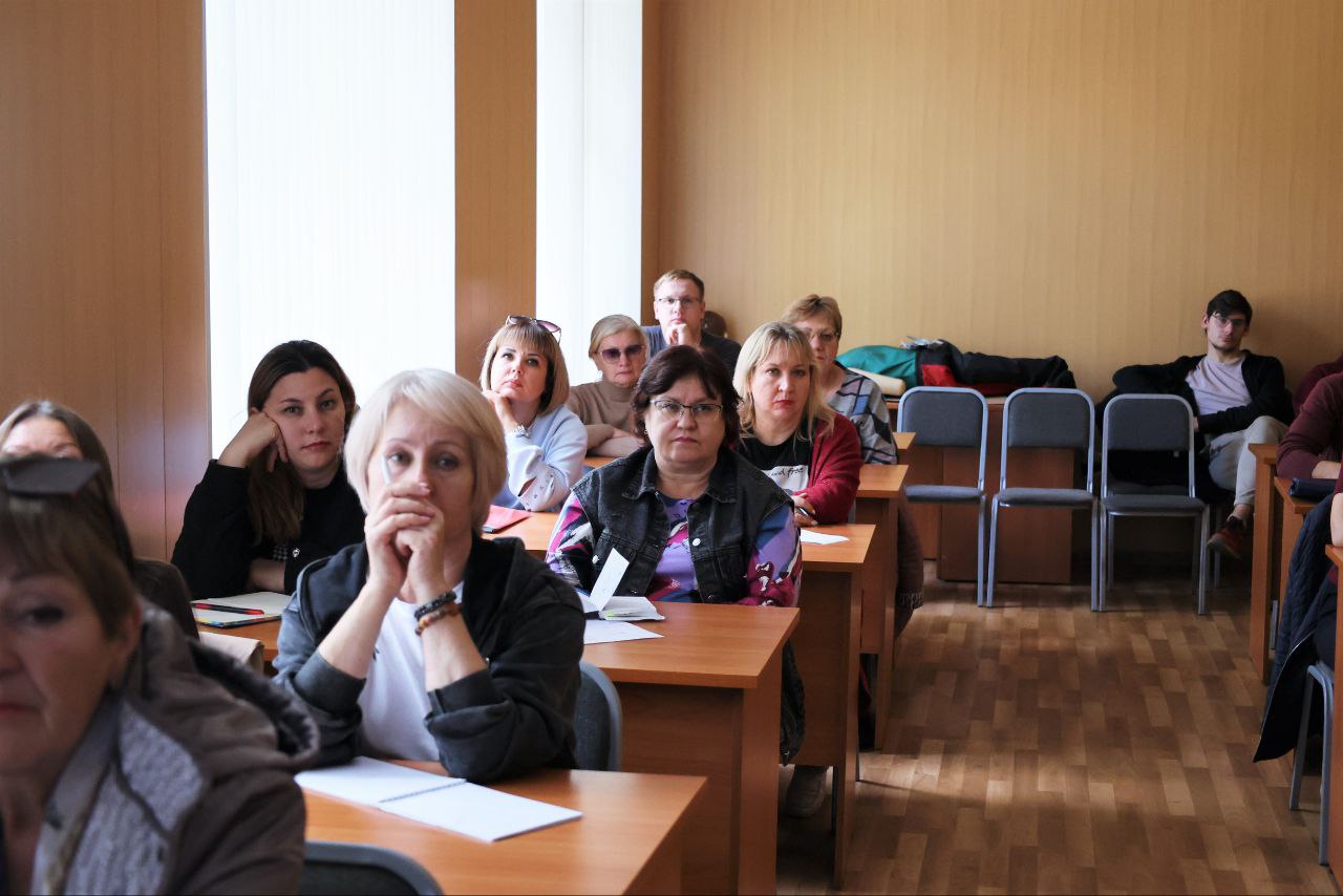 Вчера по приглашению коллег из Регионального центра финансовой грамотности выступал перед коллективом одного из омских предприятий | Сетка — социальная сеть от hh.ru
