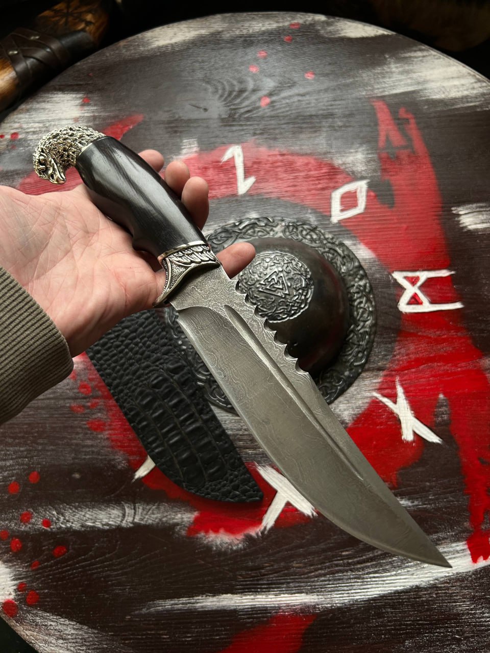 Клинок "Стальной Орлан"
Продолжаем пятницу ножей 🔪
многослойный дамасск на клинке, черный граб рукоять
Литьё орла
💸Стоимость изделия (ножны в комплекте) : 8.300 руб | Сетка — социальная сеть от hh.ru