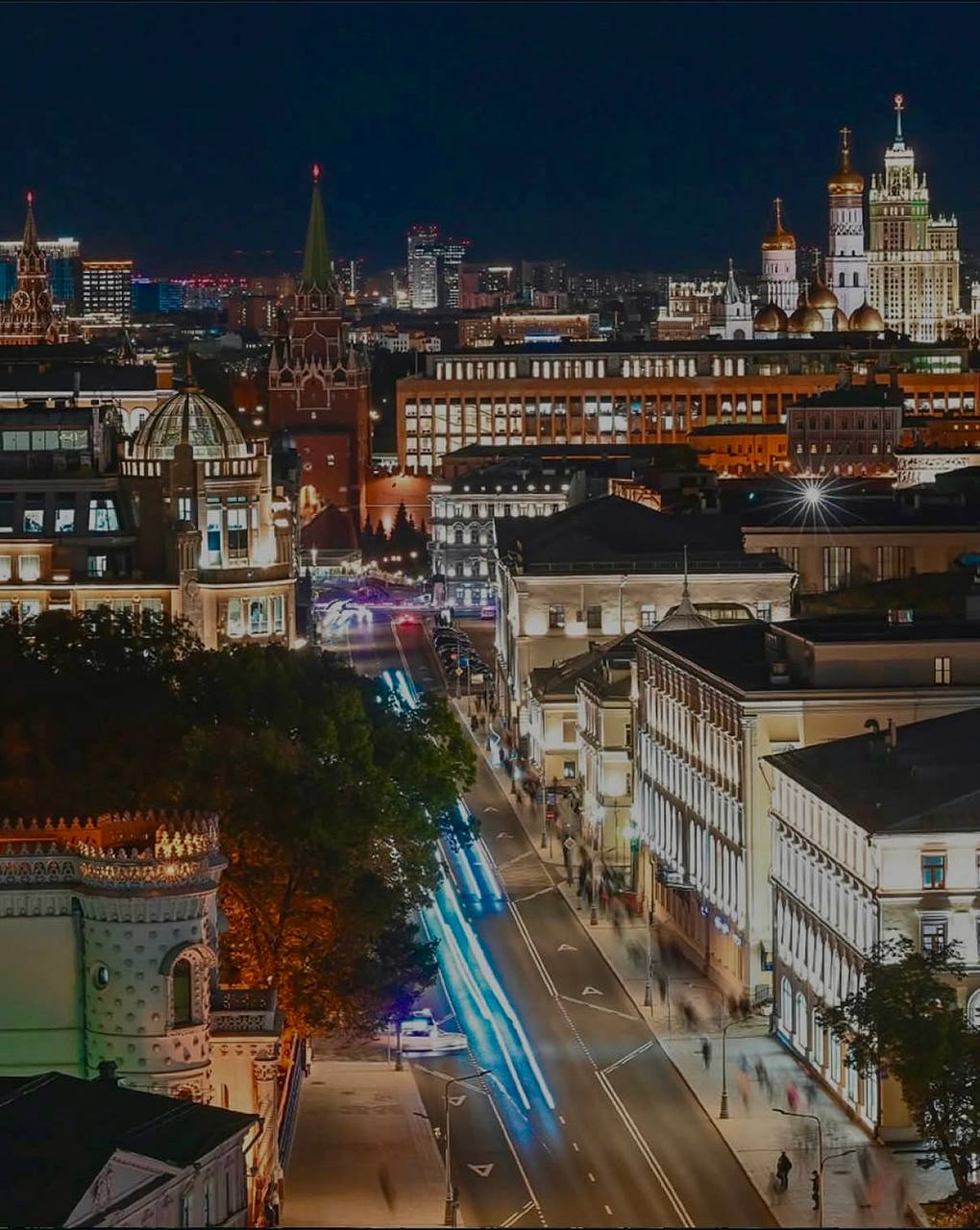 Roomers обеспечил оснащение отеля Cosmos Arbat (Cosmos Hotel Group).🏨
Основная посуда — фарфоровая коллекция Dora, отличающаяся лаконичным дизайном и высокой износостойкостью | Сетка — социальная сеть от hh.ru