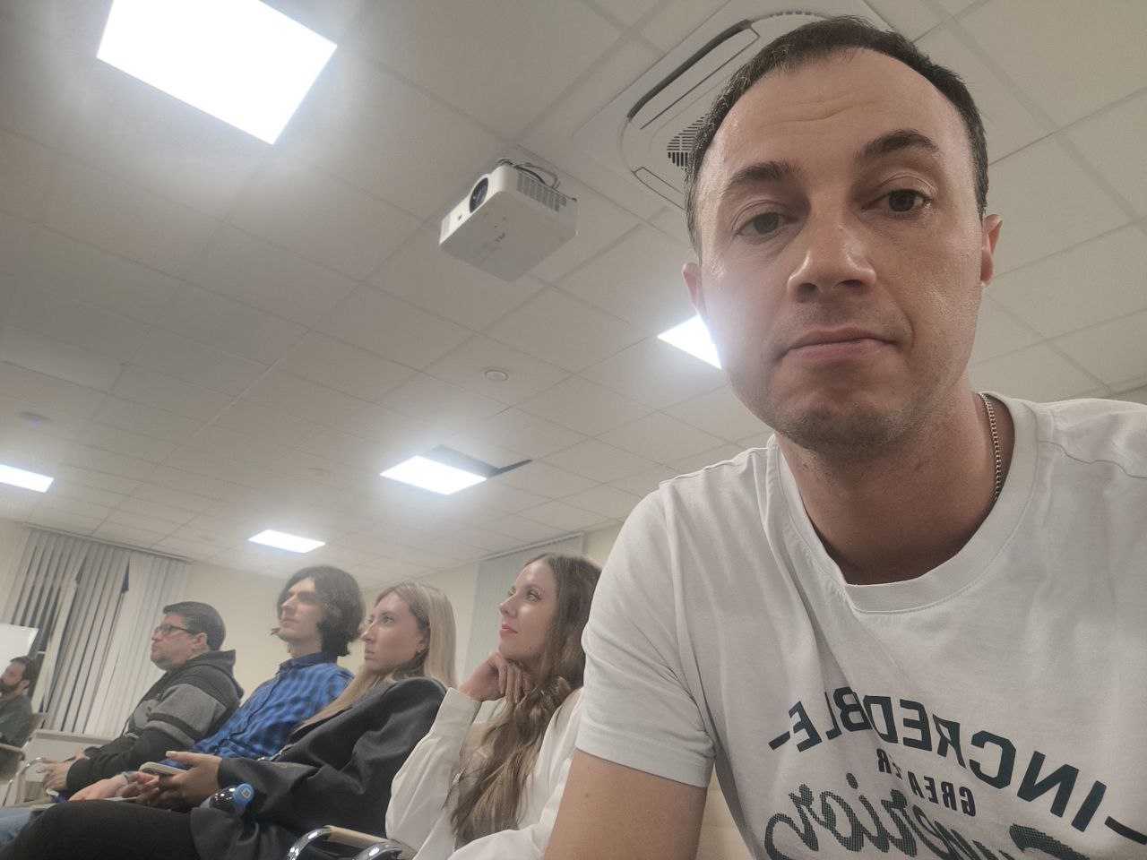 На неделе побывал на очередном митапе от саратовского ит сообщества https://www.saratovit.ru/events/2025/20368/?ysclid=mfrb4n1st2690474925
До конца дожили самые стойкие:) | Сетка — социальная сеть от hh.ru