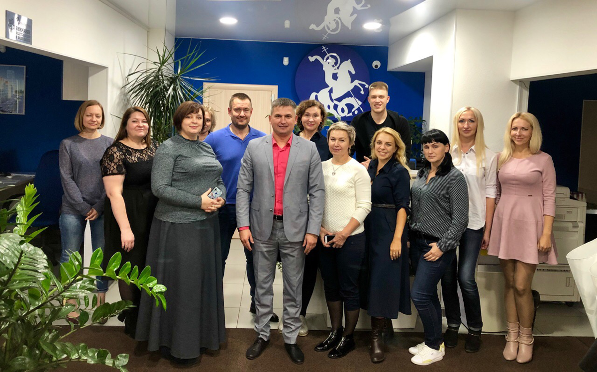 Фото после тренинга, для отдела продаж застройщика Сибпромстрой Сургут #тренингзастройщика #продажановостроек #отделпродажновостроек #сургут #сибпромстрой | Сетка — социальная сеть от hh.ru