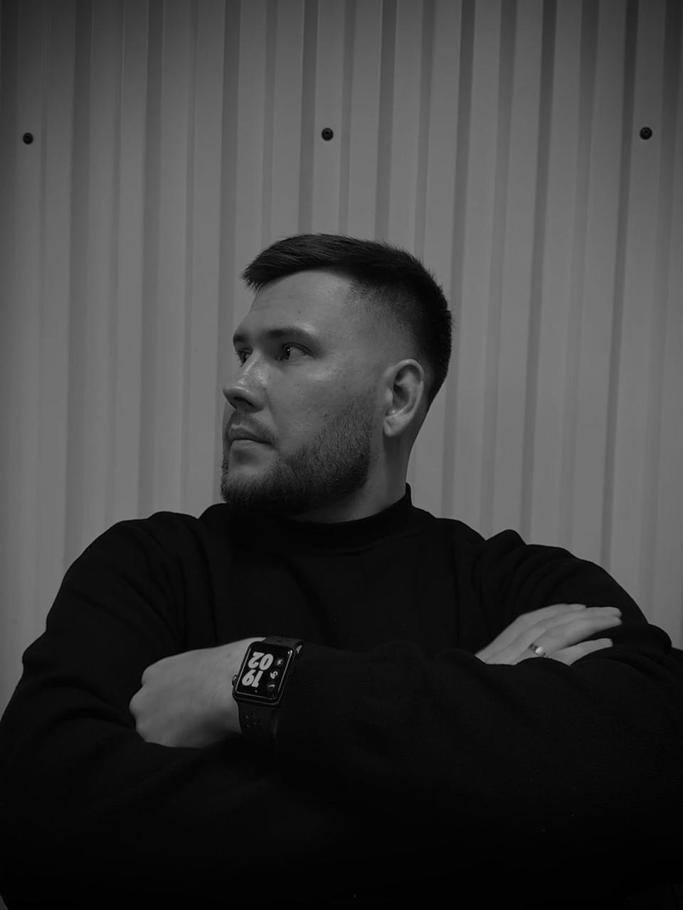 Идея ≠ бизнес
Миф: «Главное — придумать идею».
Реальность: идея без рынка ничего не стоит.
💡 Исследование CB Insights показало:
— 42% стартапов умирают, потому что не нашли рынок | Сетка — социальная сеть от hh.ru